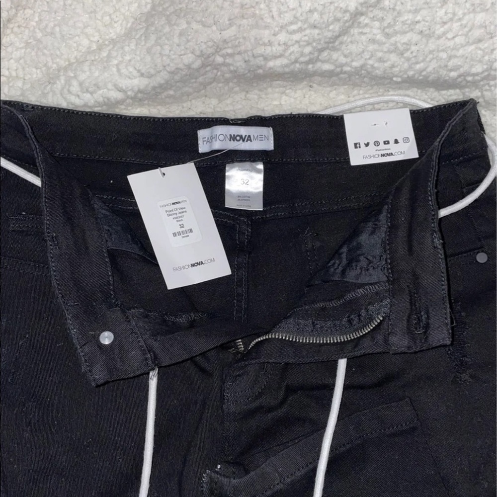 BRAND NEW Black Ripped Skinny Jeans